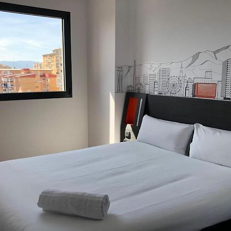 Easyhotel Malaga City Centre Ngoại thất bức ảnh