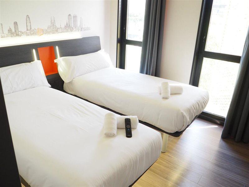 Easyhotel Malaga City Centre Ngoại thất bức ảnh