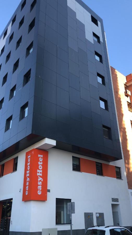 Easyhotel Malaga City Centre Ngoại thất bức ảnh