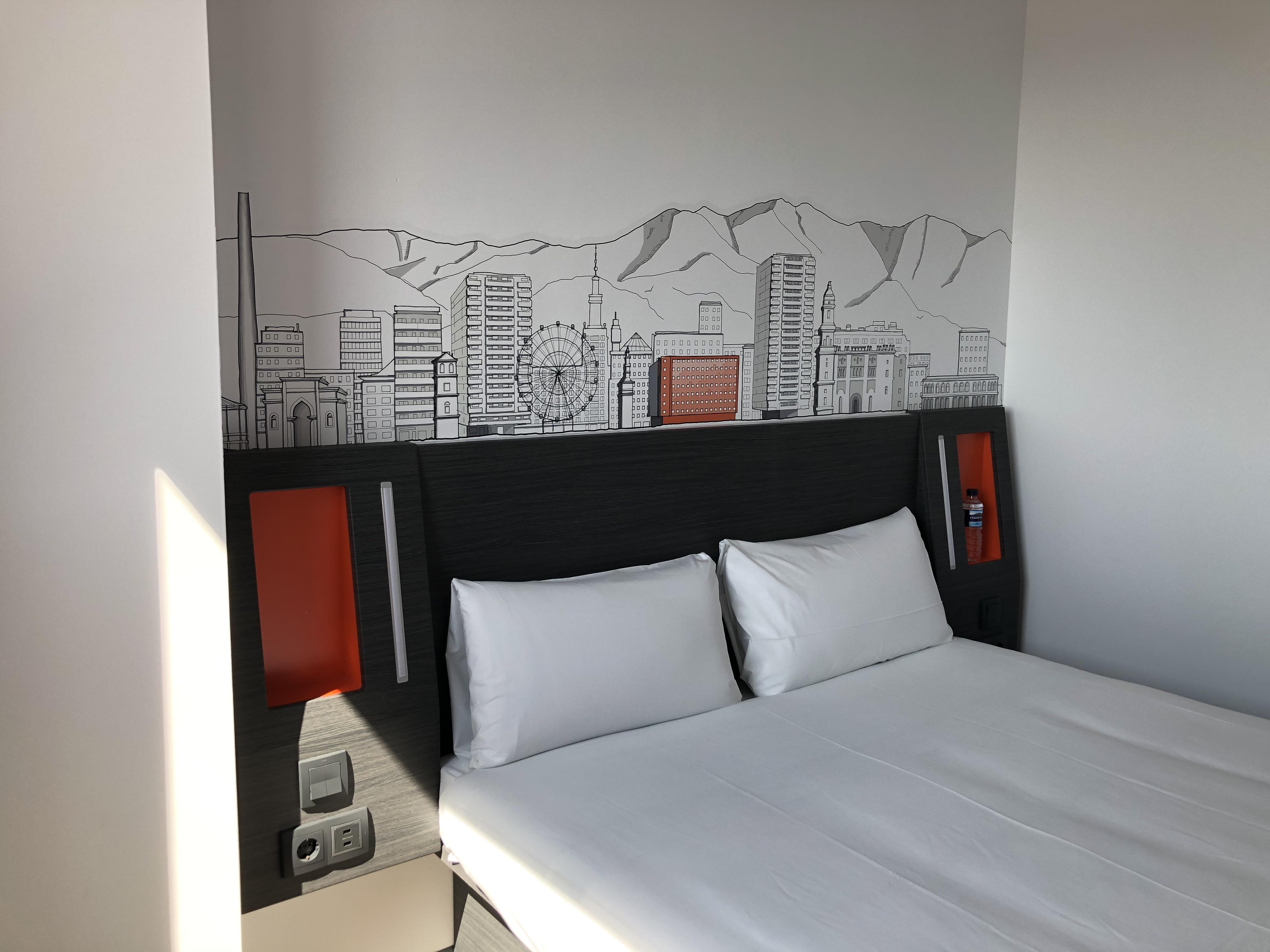 Easyhotel Malaga City Centre Ngoại thất bức ảnh