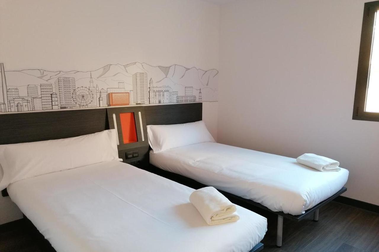 Easyhotel Malaga City Centre Ngoại thất bức ảnh